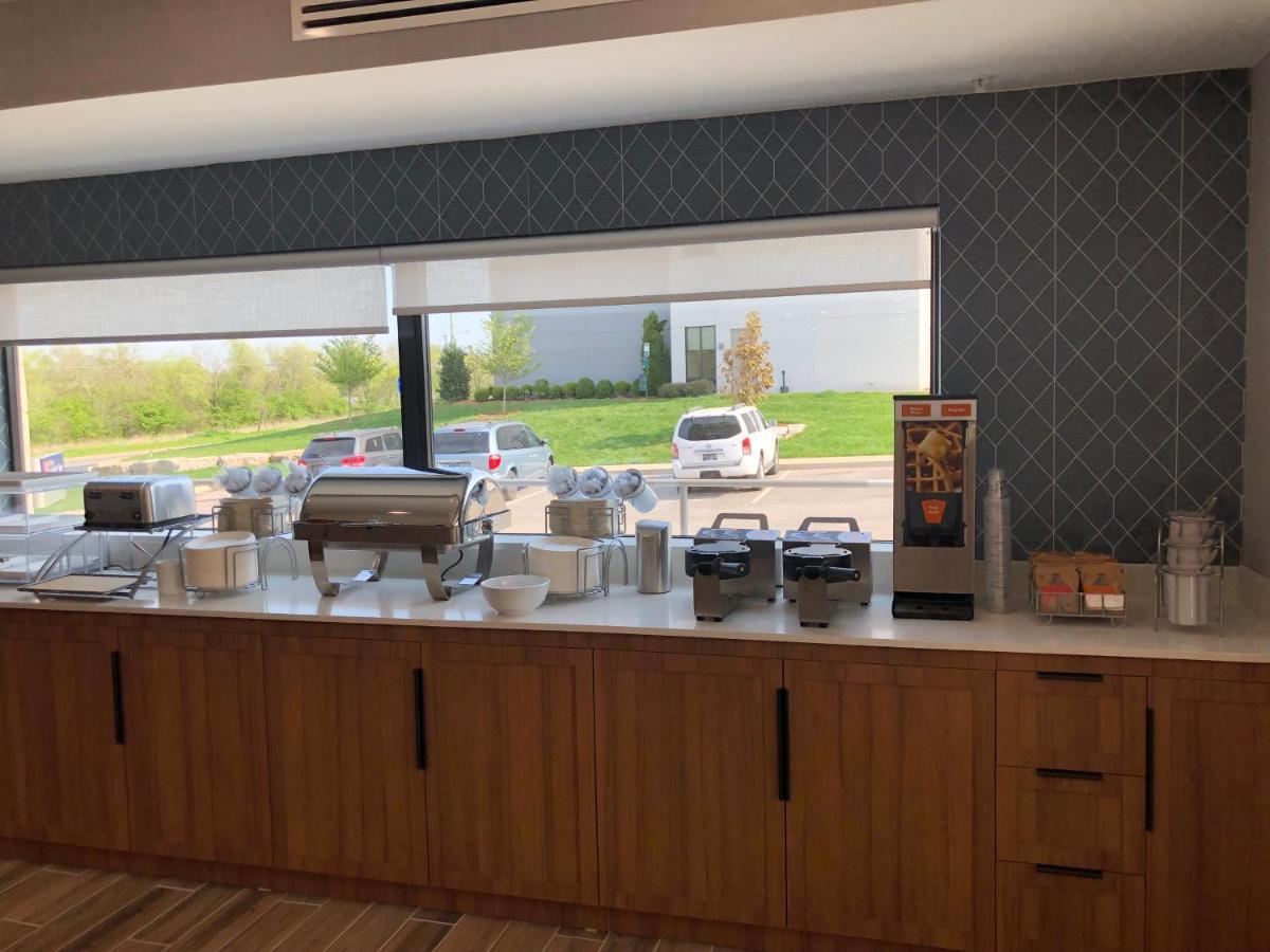 Comfort Inn & Suites Gallatin - Nashville Metro ภายนอก รูปภาพ