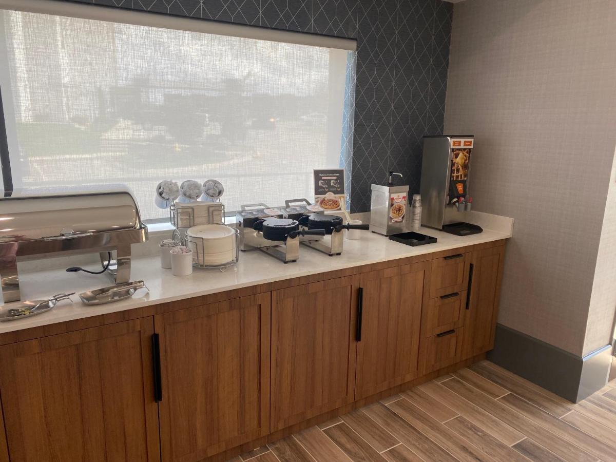 Comfort Inn & Suites Gallatin - Nashville Metro ภายนอก รูปภาพ