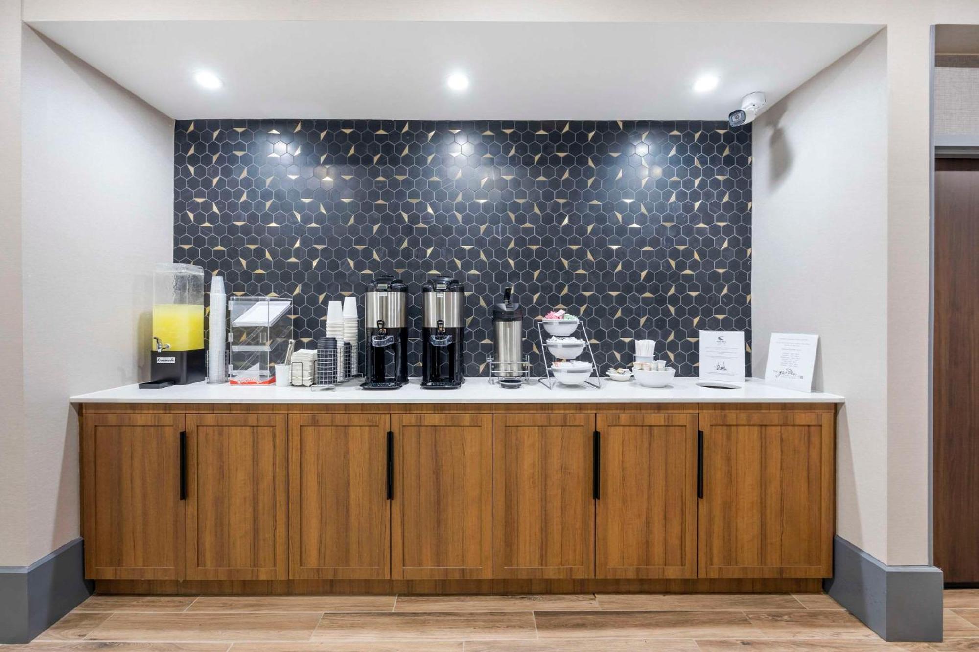 Comfort Inn & Suites Gallatin - Nashville Metro ภายนอก รูปภาพ